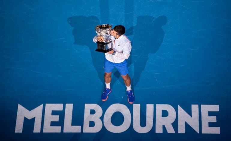 Djoko con la coppa in Australia